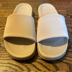 Lululemon Women’s Restfeel Slide, Size 9, Never Worn